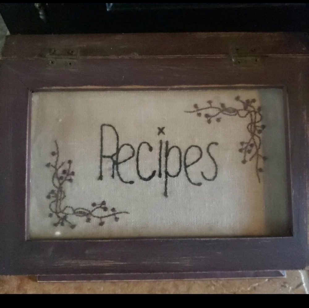 Country Recipe Box - Picture 2 of 9